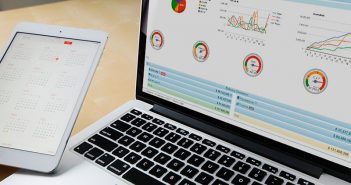 Alertas de Crescendo-BI evitan situaciones de riesgo en el negocio El desarrollador pormenorizó el funcionamiento y las ventajas sobre de las alertas que proporciona su software Crescendo-BI (Business Intelligence), creadas para notificar a los ejecutivos datos vitales para la operación y logística de los negocios dedicados a la distribución y comercialización, referentes al estatus de inventarios, pedidos, facturas, ofertas, impagos, compras e información comercial. “Cuando Crescendo BI detecta situaciones operativas o administrativas que requieren atención inmediata y/o mayor control, emite una alerta en la pantalla del sistema de la persona responsable, que se puede ver a través de cualquier computadora o dispositivo móvil con acceso a Internet, a fin de realizar acciones que garanticen el funcionamiento del negocio”, explicó Ignacio Vizcaíno, director general de CresCloud.