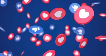 Caso Facebook sobre el registro de llamadas y SMS de usuarios: Eset La firma en seguridad explica el caso de un usuario de Facebook que descubrió que la aplicación que utilizaba para ingresar a la red social almacenaba un registro de las llamadas que realizaba, mensajes SMS, entre otros datos. Facebook por su parte aseguró que la información recopilada fue con el consentimiento de los usuarios y que se usó para mejorar su experiencia en la red social.