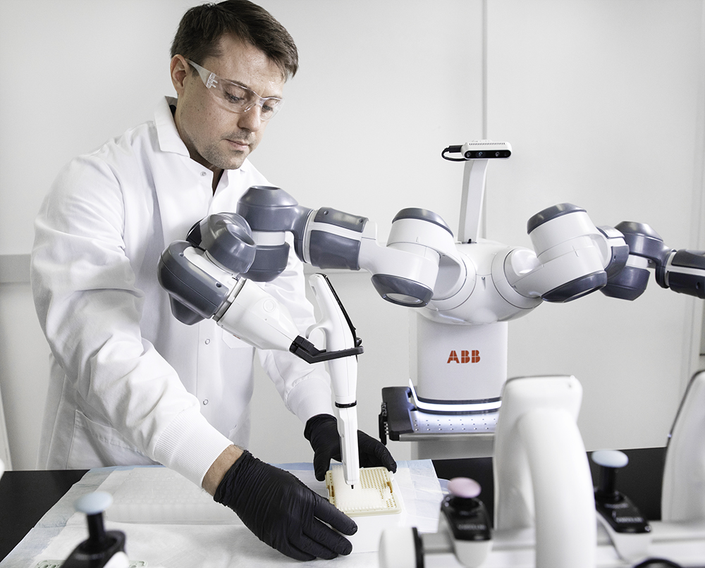 ABB Muestra Conceptualmente Un Robot Móvil De Laboratorio Para El ...