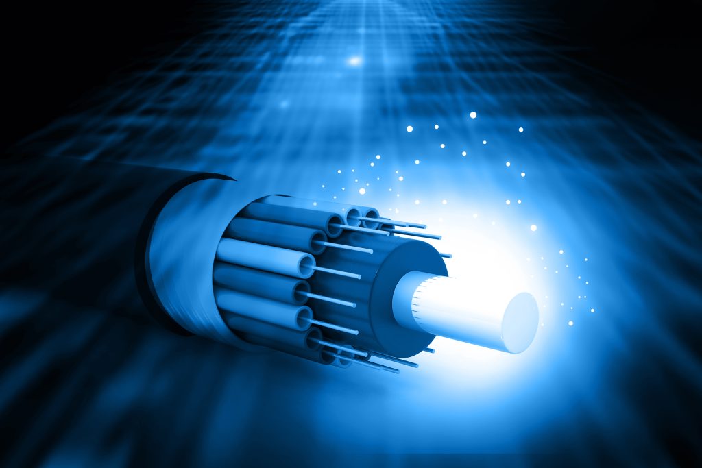 Fibra Óptica: El potente motor silencioso de la conectividad moderna ...