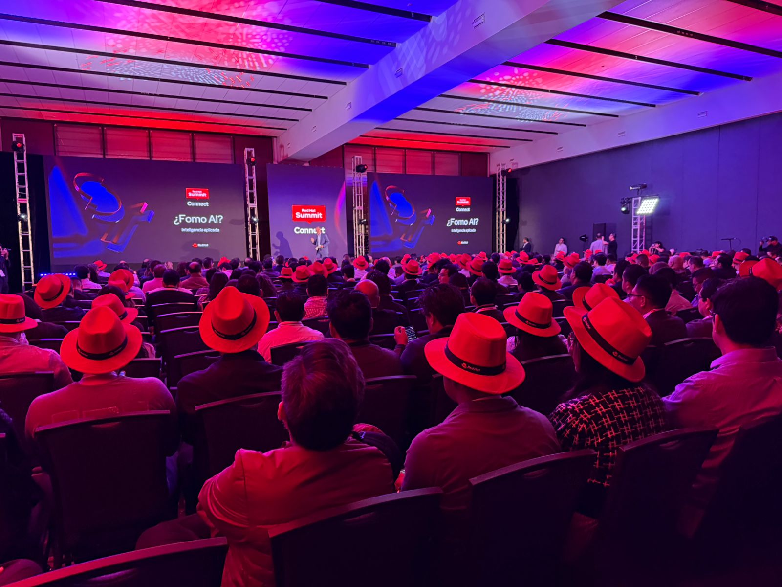 Red Hat Summit: Connect México 2025 - eSemanal - Noticias del Canal